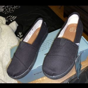 TOMS YOUTH SIZE 3
